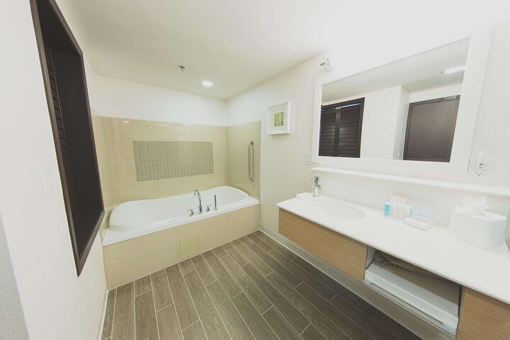 1 King Hearing Mobility Accessible Roll in Shower (11 of 11)
