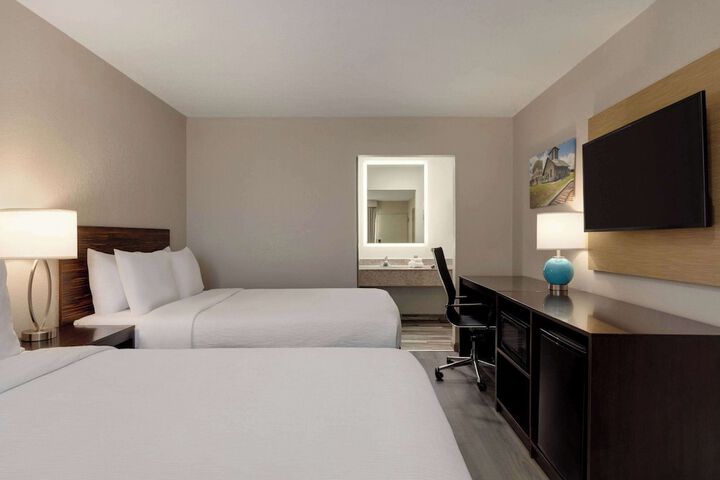 2 Double Beds (1 of 9)