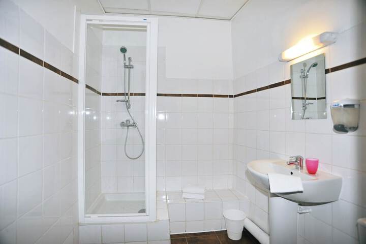 Room 7 of 14