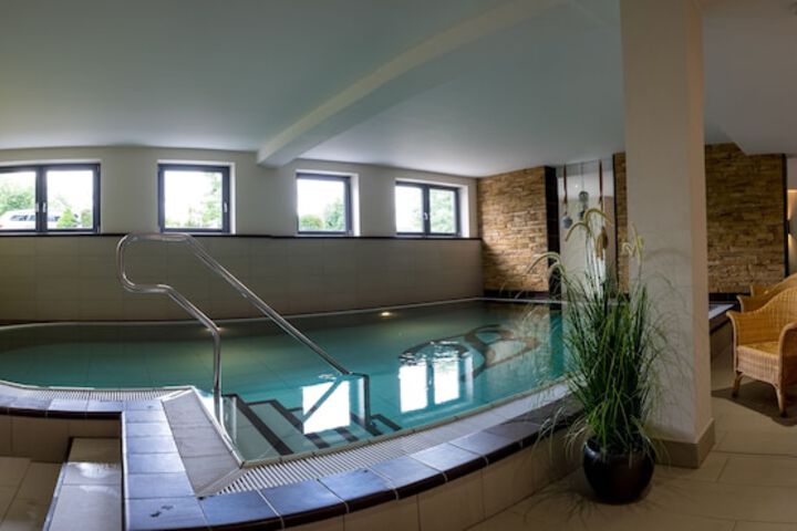 Pools & Facilities