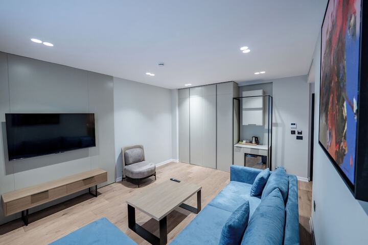 Room 105 of 186