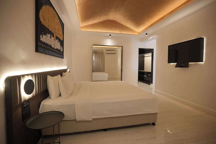 Room 17 of 162