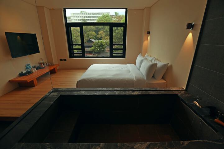 Room 14 of 41