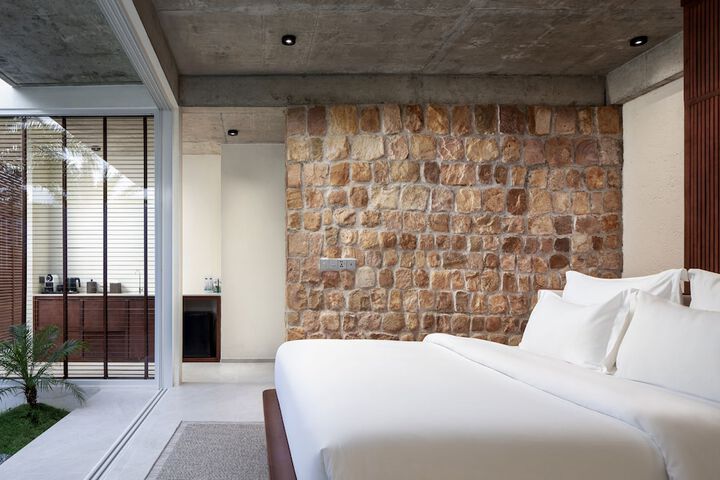Room 20 of 68