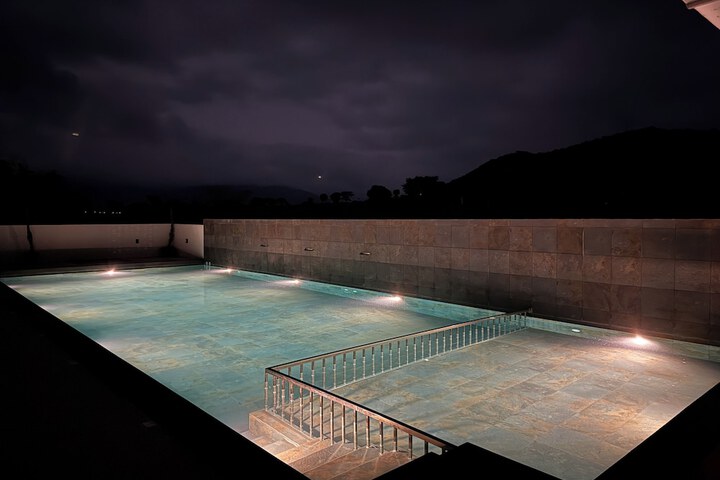 Pool 18 of 20