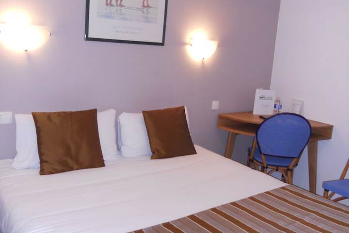 Room 9 of 35
