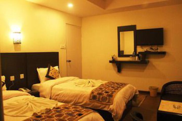 Room 12 of 23