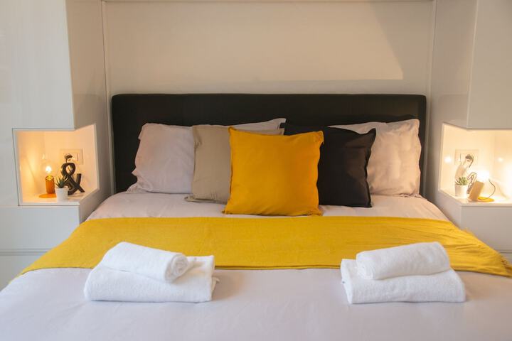 Room 2 of 20