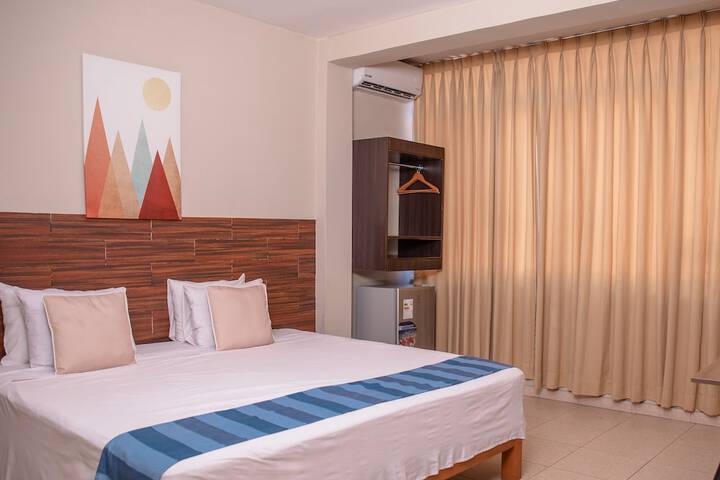 Room 12 of 28