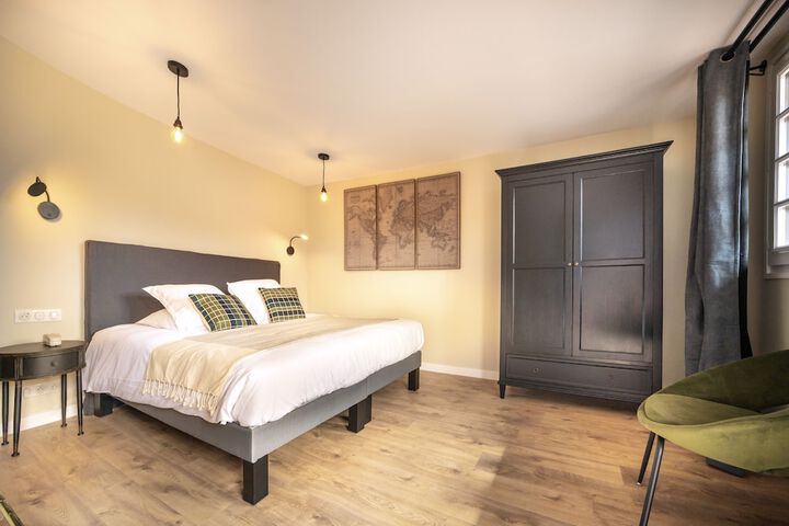 Room 9 of 24