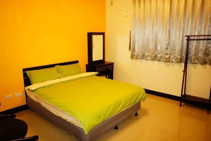 Room 2 of 5