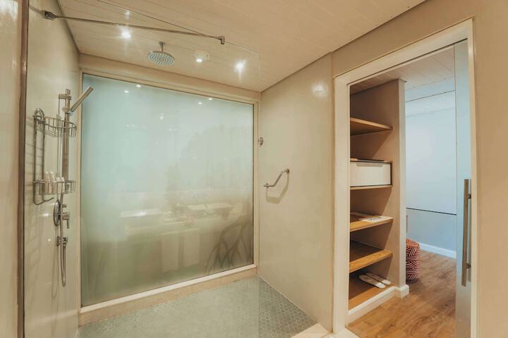 Room 45 of 137