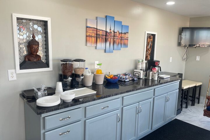 Breakfast/Coffee Service 36 of 43