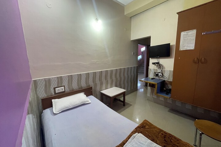 Room 12 of 43