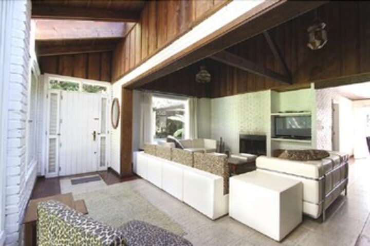 Room 16 of 20
