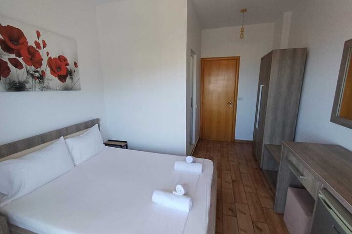 Room 32 of 85