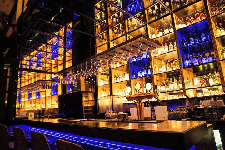 Lounge 225 of 297