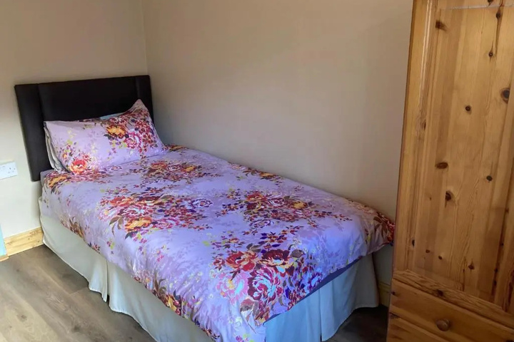Room 6 of 15