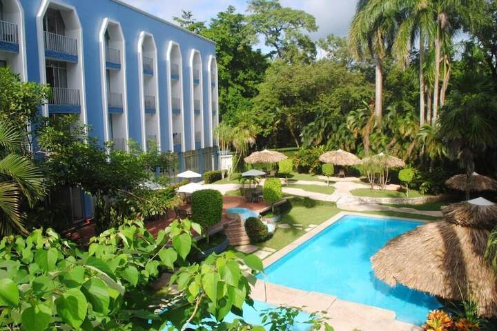 Pools & Facilities