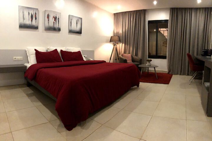 Room 18 of 27