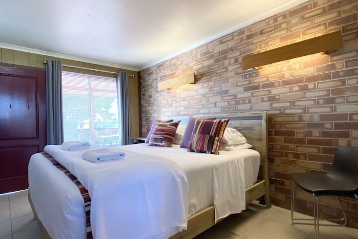 Room 3 of 27
