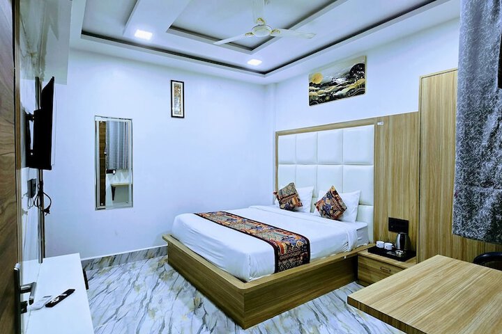 Room 34 of 60
