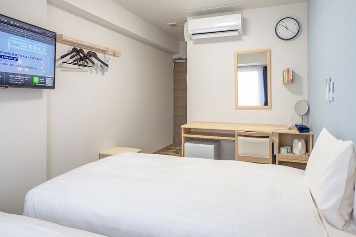 Room 14 of 50
