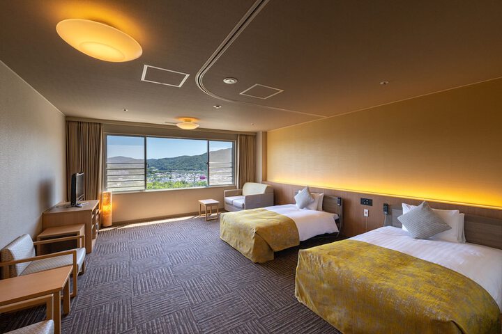 Room 16 of 107