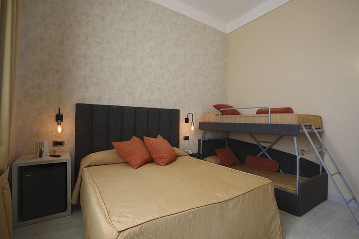 Room 27 of 65