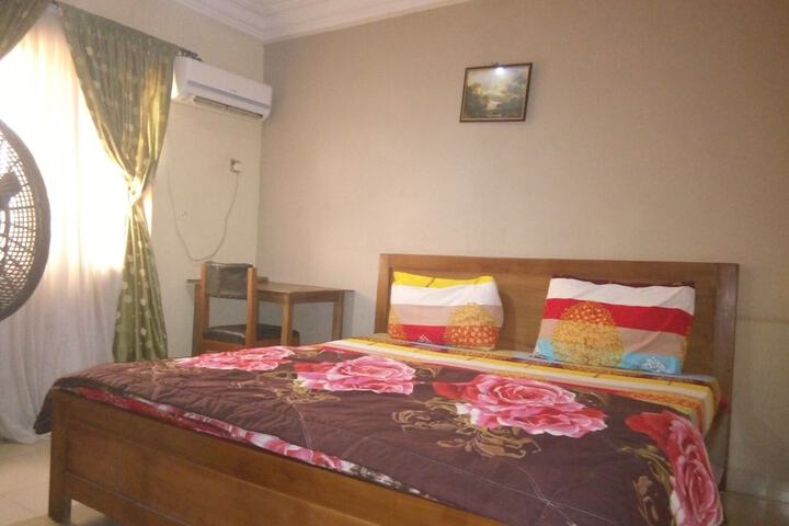 Room 9 of 16