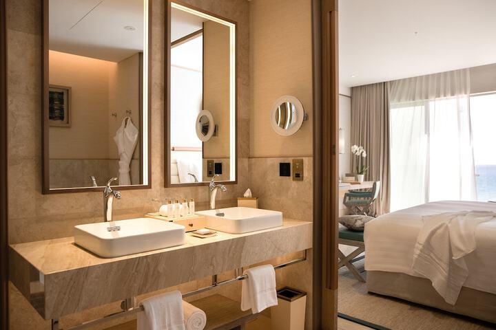 Room 75 of 176