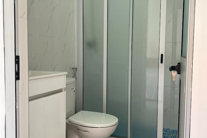 Room 7 of 10