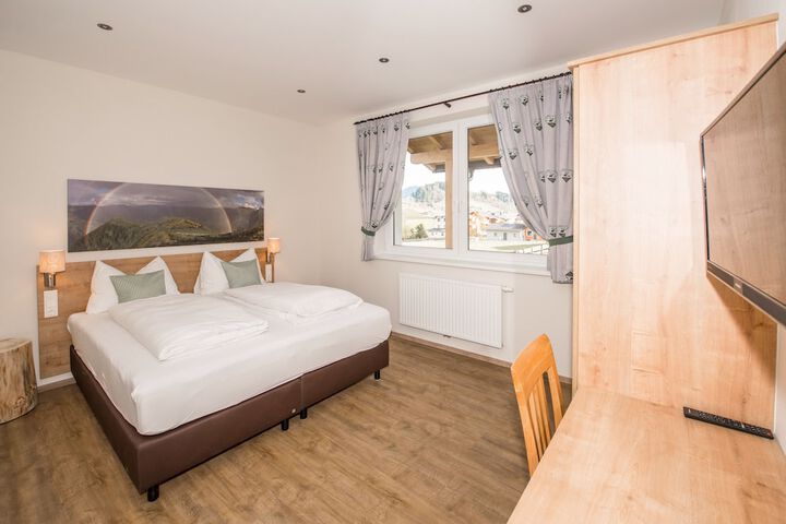 Room 2 of 56