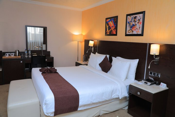 Room 30 of 66