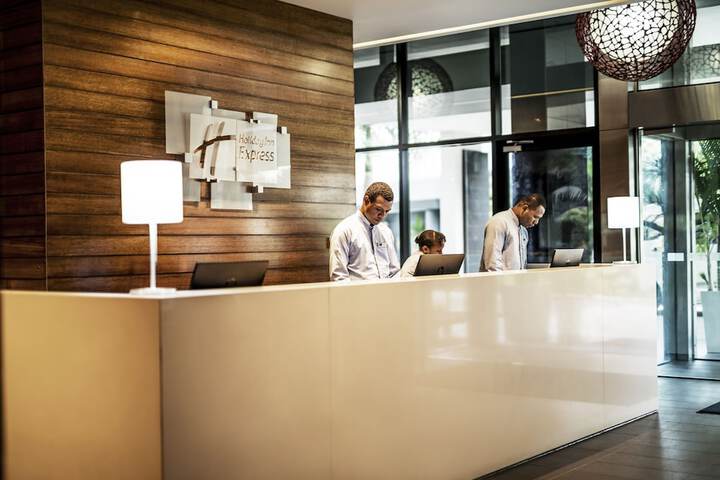 Entrance & Lobby