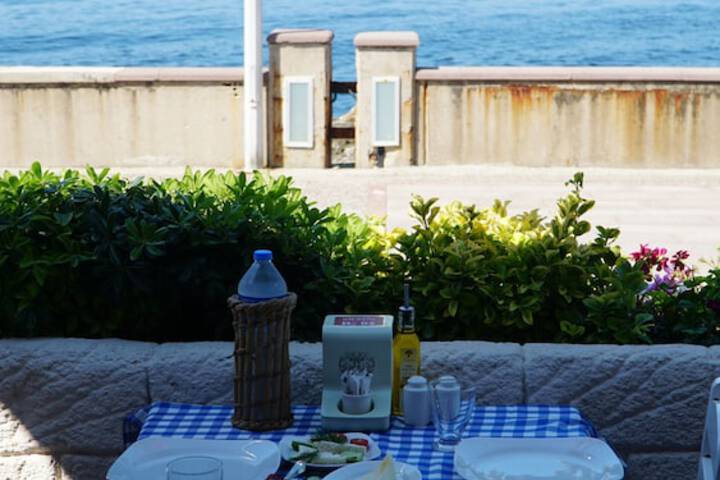 Dining Photos