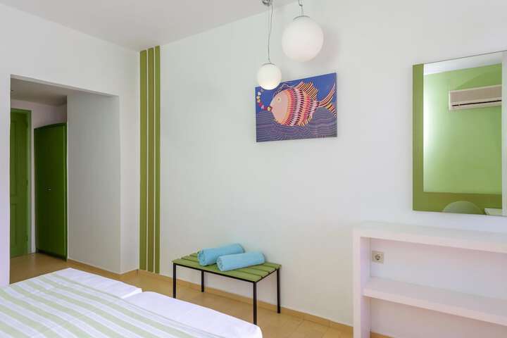 Room 25 of 73