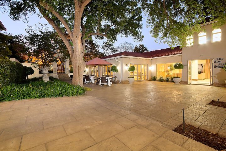 Hotel Exterior 68 of 76