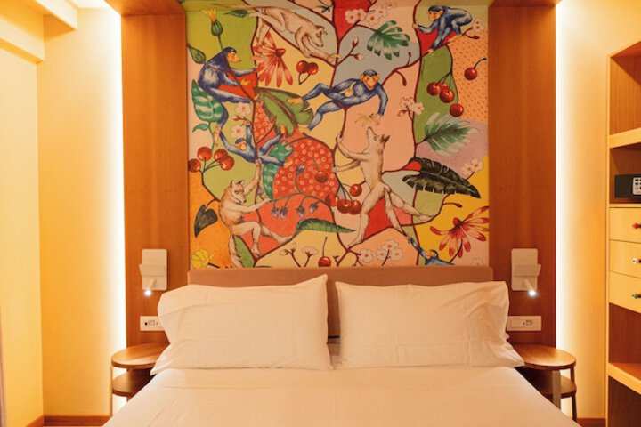 Room 43 of 153
