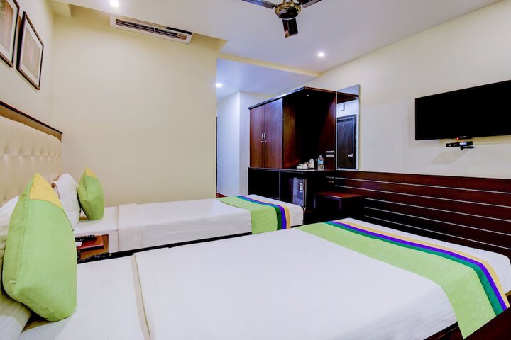 Room 32 of 63
