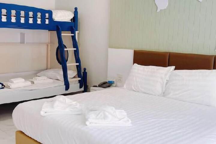 Room 34 of 100