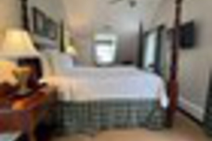 Room 65 of 285