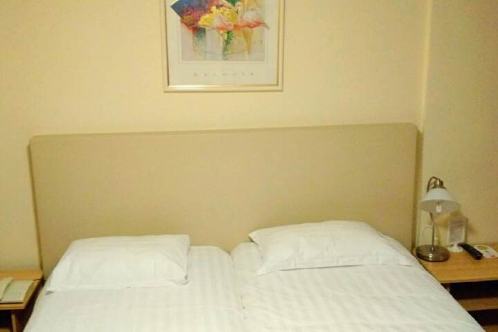 Room 19 of 61