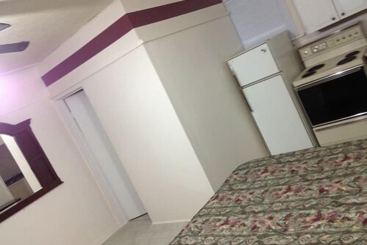 Room 6 of 17
