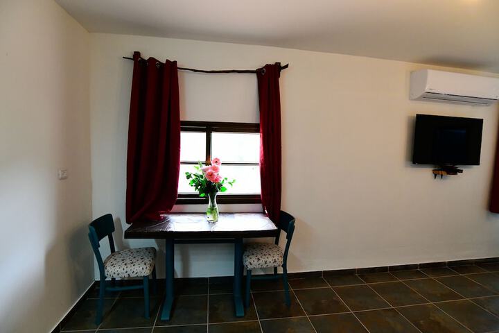 Room 10 of 37