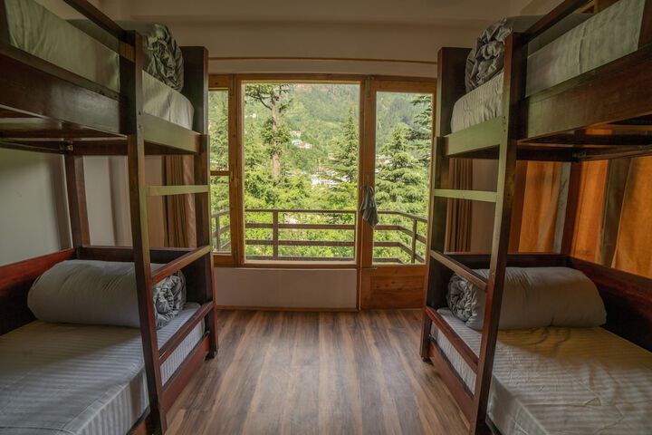 Room 28 of 80