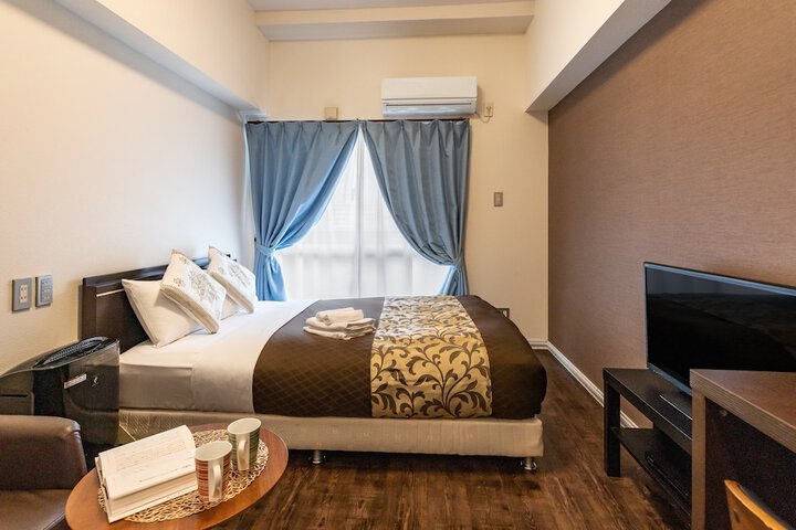 Room 9 of 21