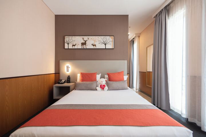 Room 18 of 49