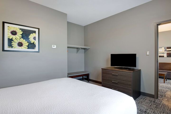 Room 17 of 44