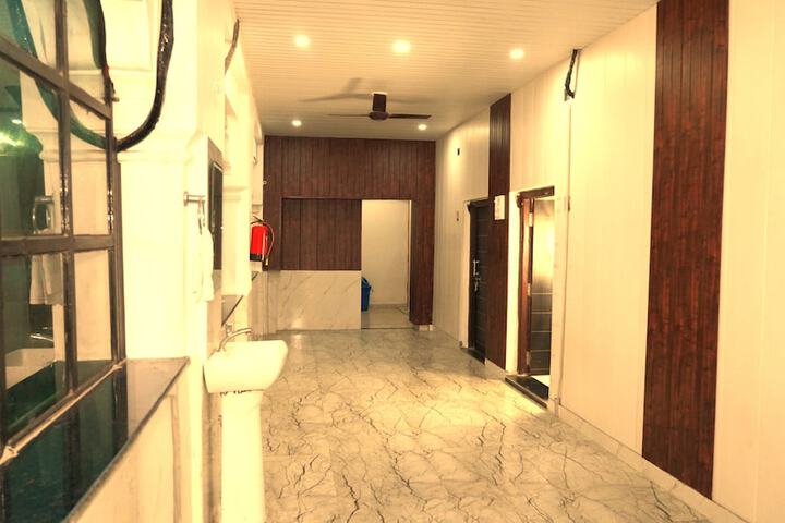 Hotel Interior 4 of 36